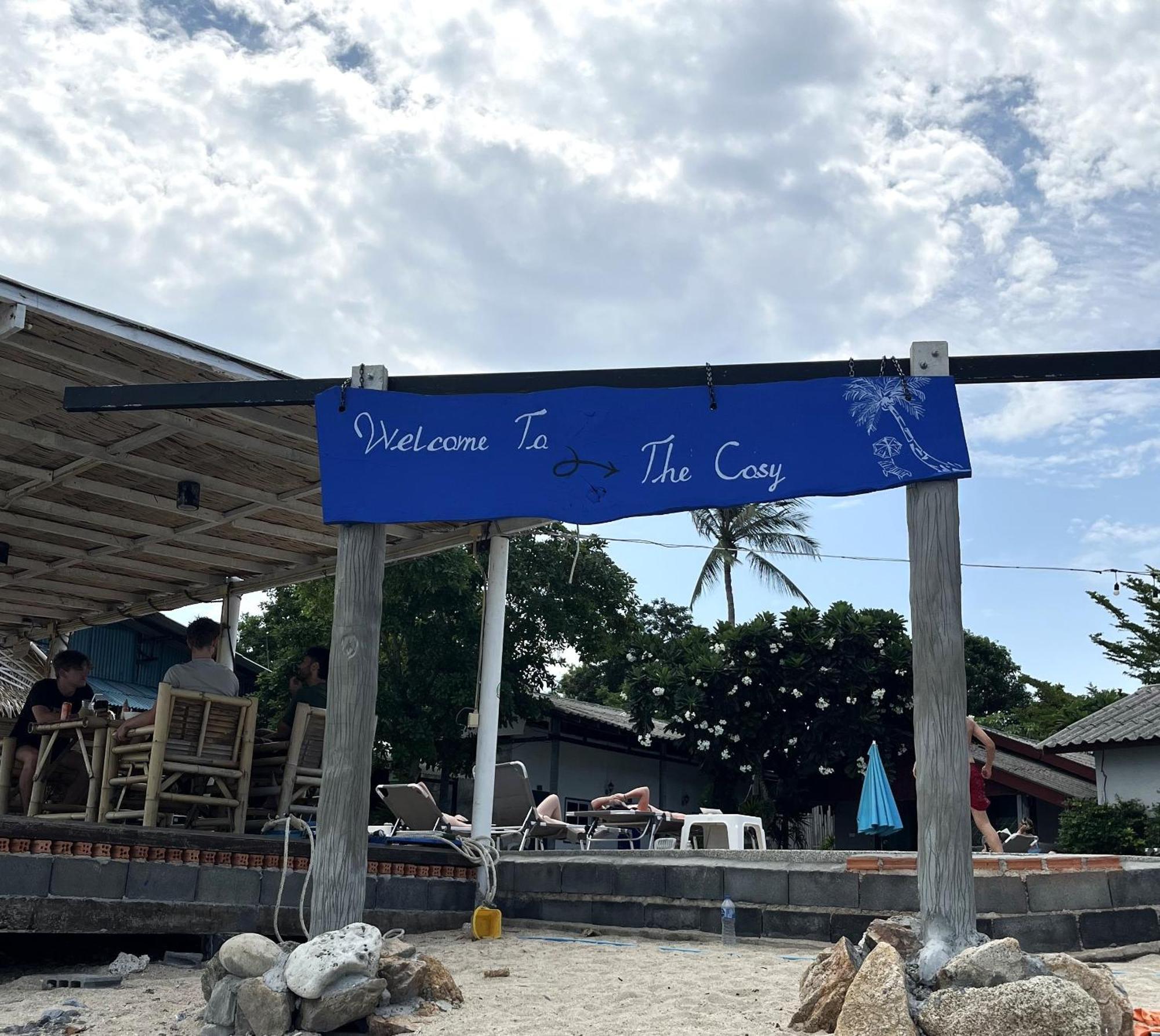 טונגסלה The Cosy Sunset Beach Resort & Restaurant מראה חיצוני תמונה