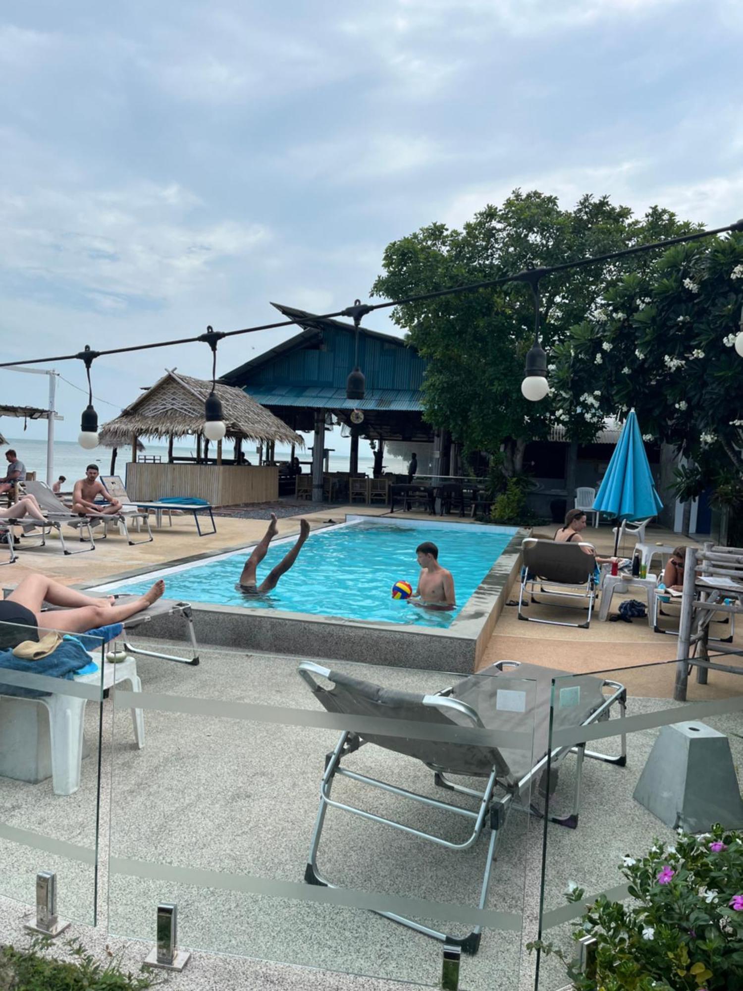 טונגסלה The Cosy Sunset Beach Resort & Restaurant מראה חיצוני תמונה