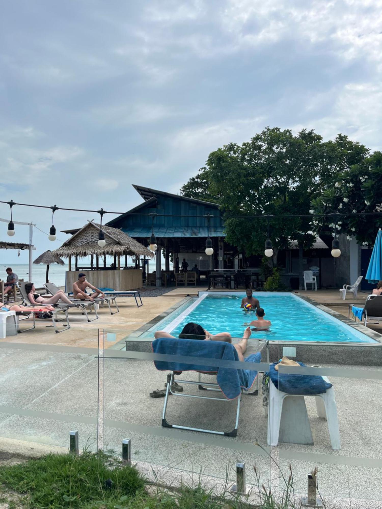 טונגסלה The Cosy Sunset Beach Resort & Restaurant מראה חיצוני תמונה